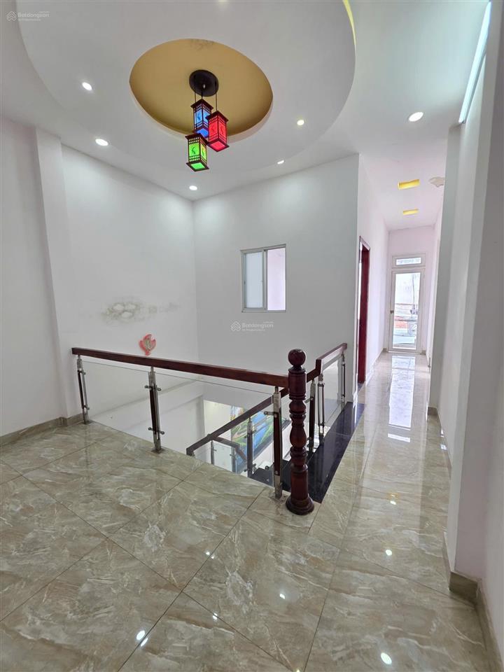 Bán nhà 1 trệt 1 lầu, nhà 2 mặt thoáng giá 3,95 tỷ tl, gần go, phường đông hòa, thành phố dĩ an