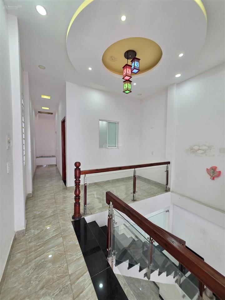 Bán nhà 1 trệt 1 lầu, nhà 2 mặt thoáng giá 3,95 tỷ tl, gần go, phường đông hòa, thành phố dĩ an