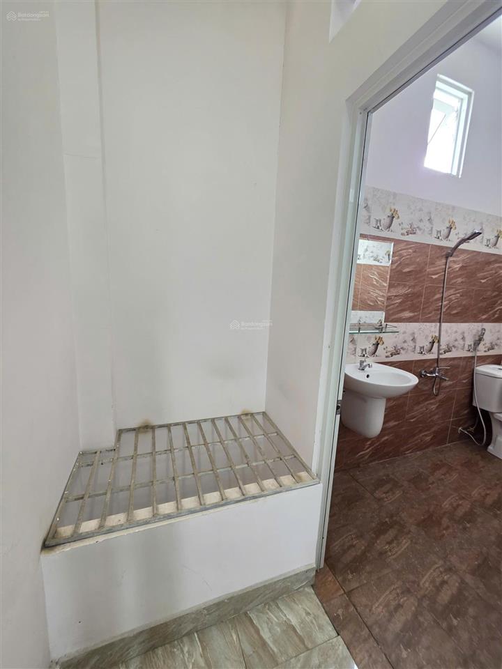 Bán nhà 1 trệt 1 lầu, nhà 2 mặt thoáng giá 3,95 tỷ tl, gần go, phường đông hòa, thành phố dĩ an