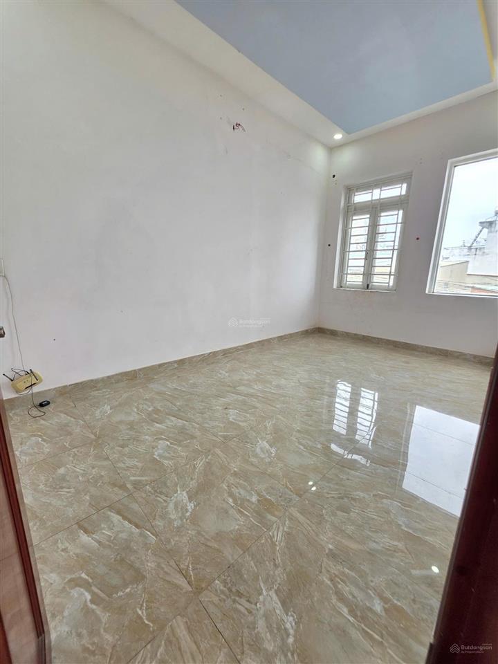 Bán nhà 1 trệt 1 lầu, nhà 2 mặt thoáng giá 3,95 tỷ tl, gần go, phường đông hòa, thành phố dĩ an