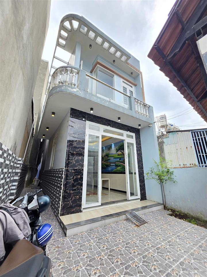 Bán nhà 1 trệt 1 lầu, nhà 2 mặt thoáng giá 3,95 tỷ tl, gần go, phường đông hòa, thành phố dĩ an