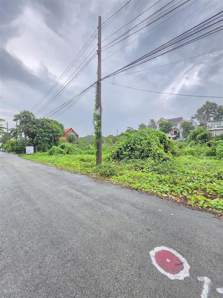 Bán đất ngang 10m quá rẻ, đất thông ra đường đt 743a và vành đai 3 chỉ 100m tp. dĩ an cũ