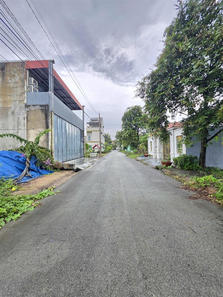 Bán đất ngang 10m quá rẻ, đất thông ra đường đt 743a và vành đai 3 chỉ 100m tp. dĩ an cũ