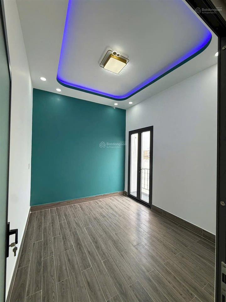 Chính chủ bán nhà riêng 1,350 tỷ 1 trệt 1 lầu ngay chợ đức hòa. dtsd 160 m2 sổ sẵn sang tên