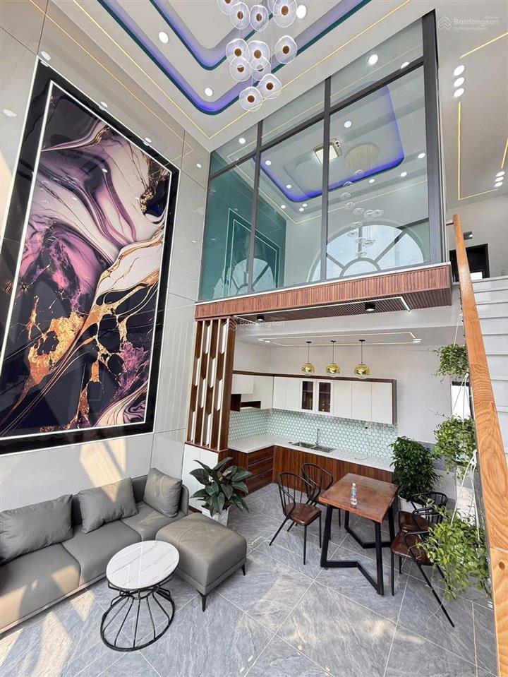 Chính chủ bán nhà riêng 1,350 tỷ 1 trệt 1 lầu ngay chợ đức hòa. dtsd 160 m2 sổ sẵn sang tên