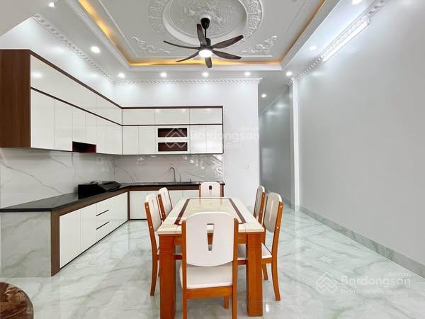 Nhà mới xây 1 trệt 1 lầu 225 m2 gần trung tâm đức hòa, 0931 313 ***