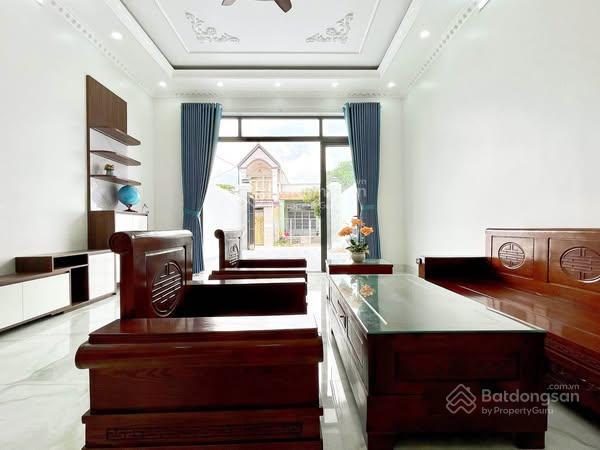Nhà mới xây 1 trệt 1 lầu 225 m2 gần trung tâm đức hòa, 0931 313 ***