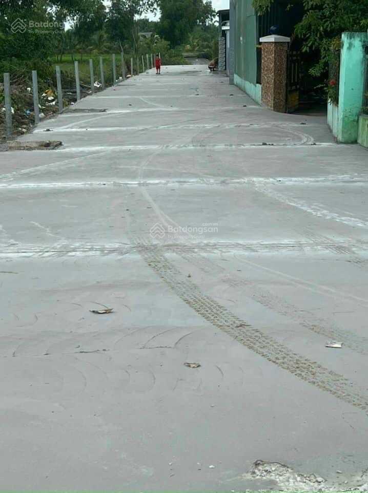 250m2 đất thổ (lúa)(đường bê tông 6 m) 890 triệu  hòa khánh đông  đức hòa.  0931 313 ***