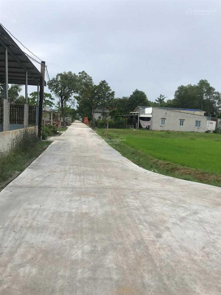 Đất chính chủ trung tâm thị trấn đức hòa 200m2, 900 triệu đường lớn