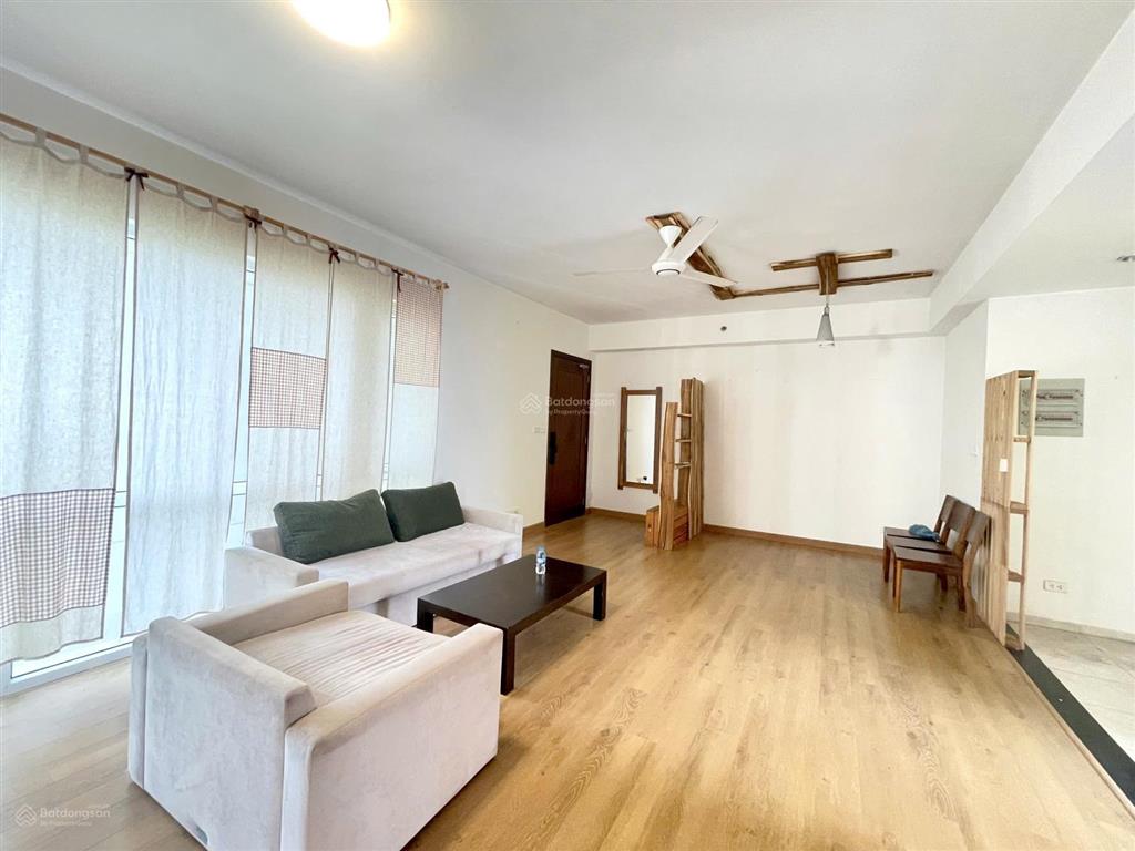 Cho thuê căn 2pn2wc 83m2 rừng cọ(77 m2 sử dụng), nhà mới, ở ngay