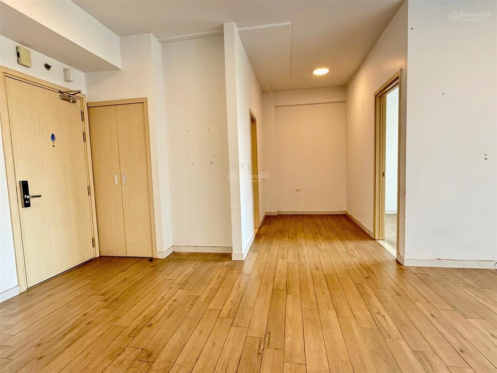 Cho thuê căn 3pn2wc westbay, tầng trung toà a, giá tốt