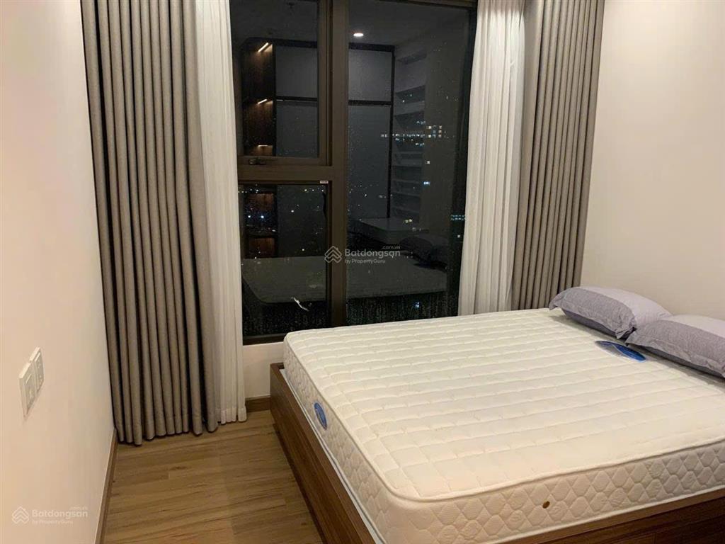 Bán căn 68m2 oasis, tầng trung, view đảo, giá tốt
