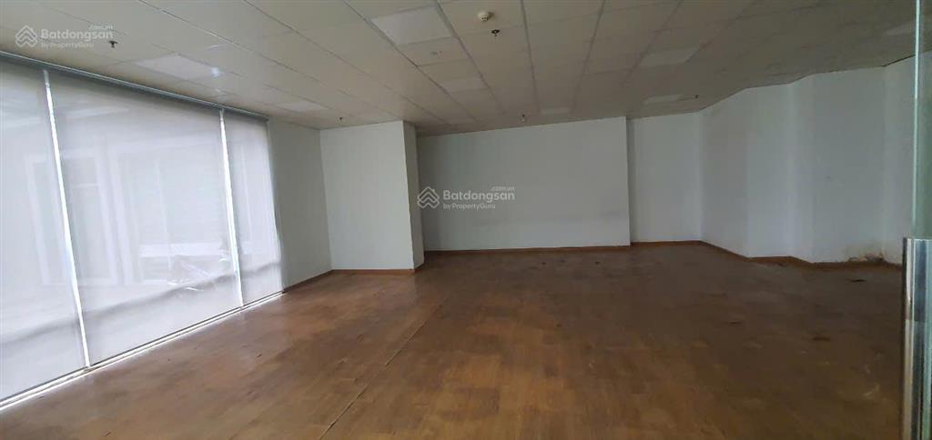 Cho thuê shophouse 200m2, 2 sàn làm việc, nhiều chỗ đỗ xe. trung tâm q. tân bình, gần nhà gas t3