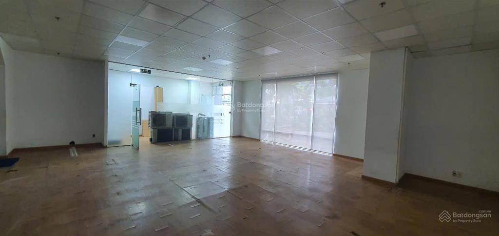 Cho thuê shophouse 200m2, 2 sàn làm việc, nhiều chỗ đỗ xe. trung tâm q. tân bình, gần nhà gas t3