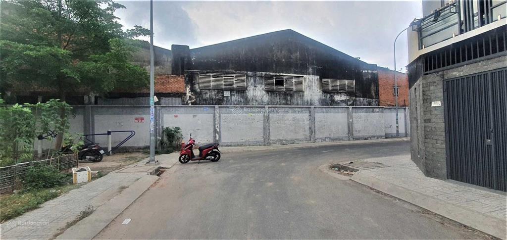 Bán 187m2, shr, xd 1 hầm, 1 trệt 3 lầu, đối diện đầm sen, khu dân trí cao