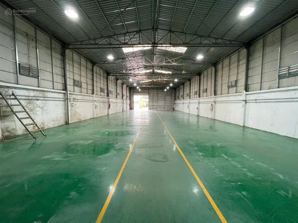 Kho mặt tiền đt748. dt 1200 m2 kho 500 m2