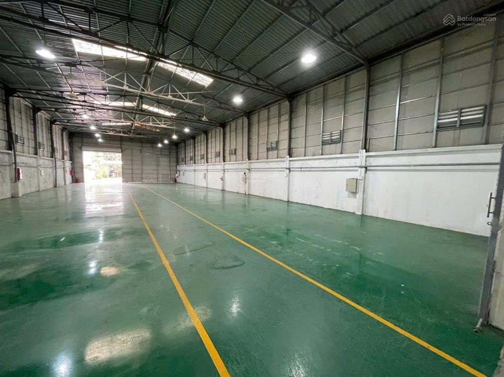 Kho mặt tiền đt748. dt 1200 m2 kho 500 m2