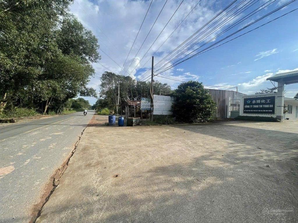 Kho mặt tiền đt748. dt 1200 m2 kho 500 m2