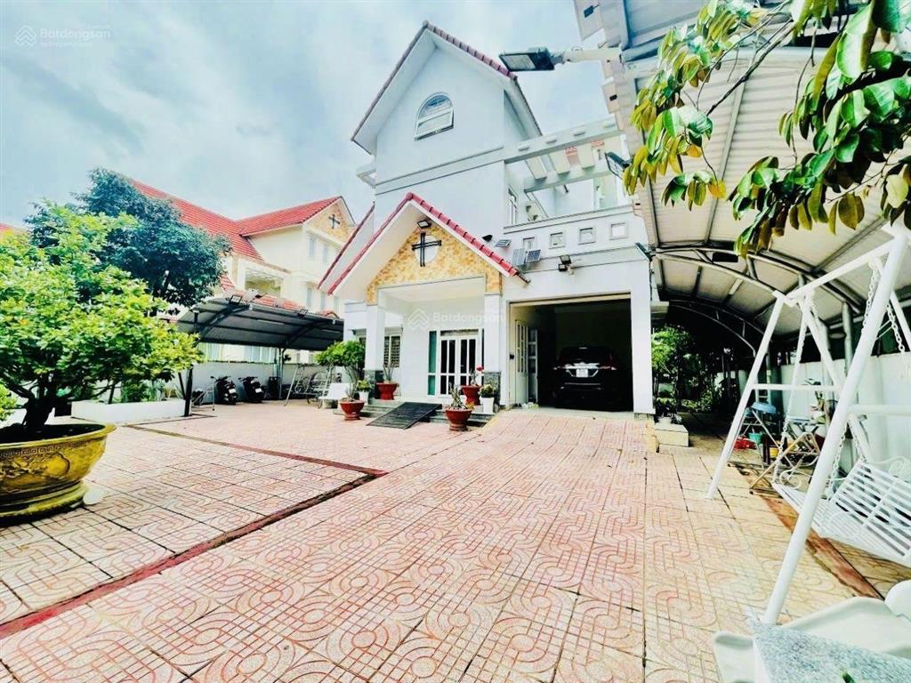 Biệt thự western land ven sông thị tính. dt 588 m2 (17.3 x 31.7 nở hậu 19.7m)