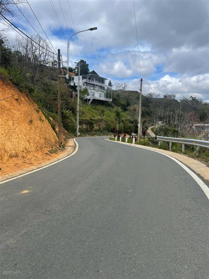 1100m đất mặt tiền đường nhựa 6m  view rừng thông  giá 5,5 tỷ