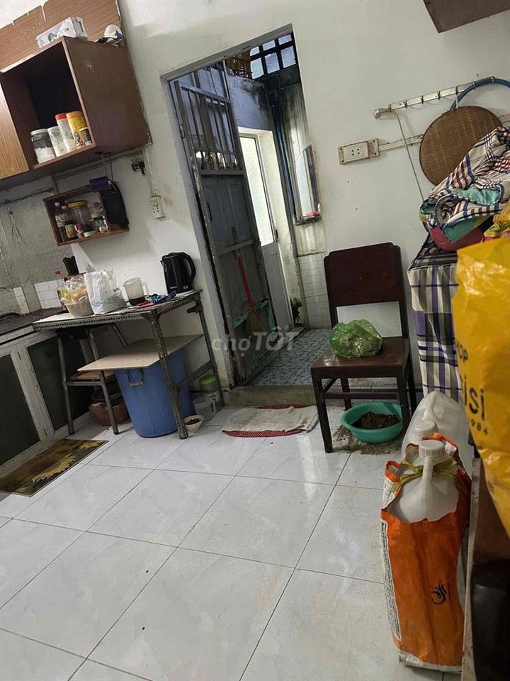 Bán nhà cấp 4 full nội thất 4x20 hẻm ba gác.