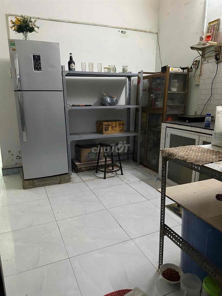 Bán nhà cấp 4 full nội thất 4x20 hẻm ba gác.
