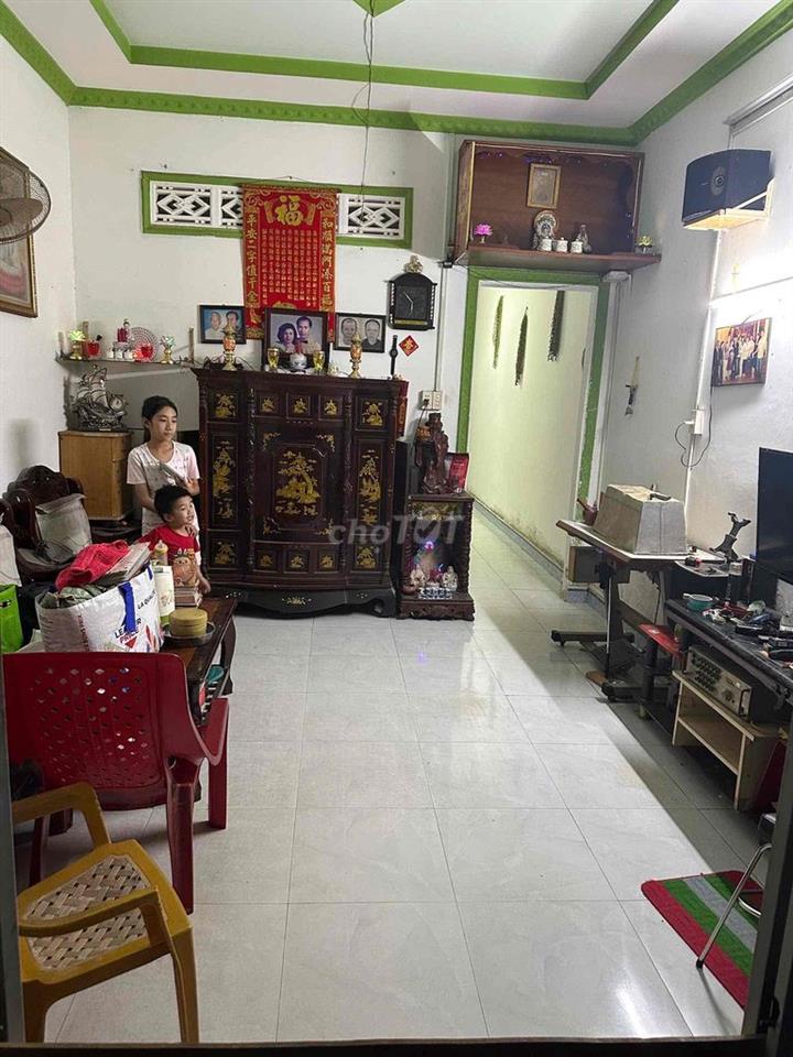 Bán nhà cấp 4 full nội thất 4x20 hẻm ba gác.
