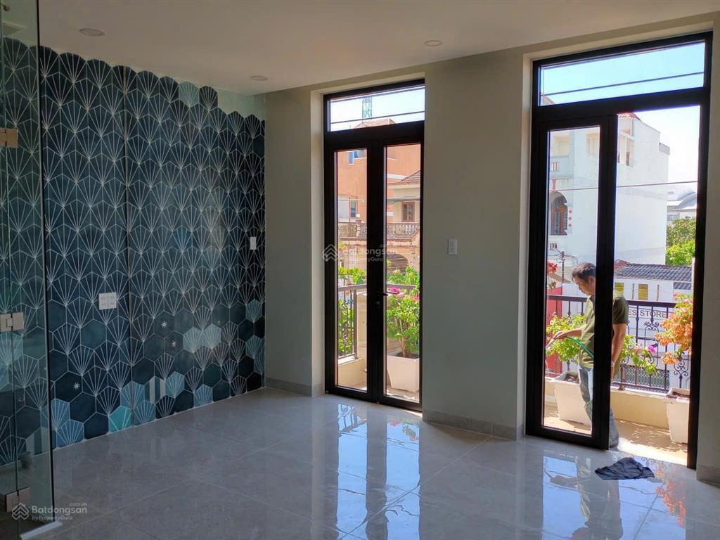 Bán nhà mặt tiền 139 thủ khoa huân, phú thủy, phan thiết 90.2m2, 4 tầng thang máy 9pn
