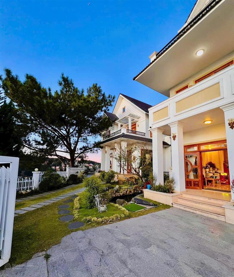 Bán căn villa góc 2 mt đặng thái thân, p. 3, đà lạt, 311.4m2, 12 phòng đang cho thuê 75tr/tháng