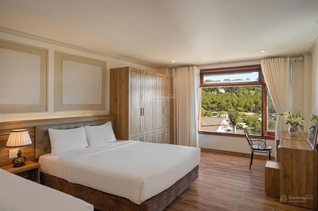 Bán căn villa góc 2 mt đặng thái thân, p. 3, đà lạt, 311.4m2, 12 phòng đang cho thuê 75tr/tháng