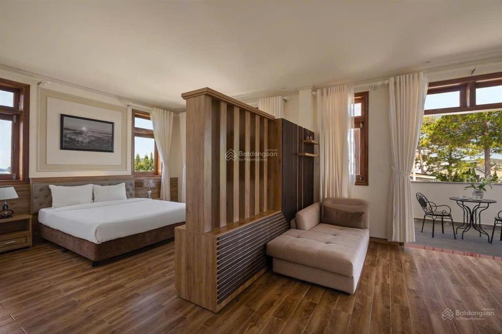 Bán căn villa góc 2 mt đặng thái thân, p. 3, đà lạt, 311.4m2, 12 phòng đang cho thuê 75tr/tháng