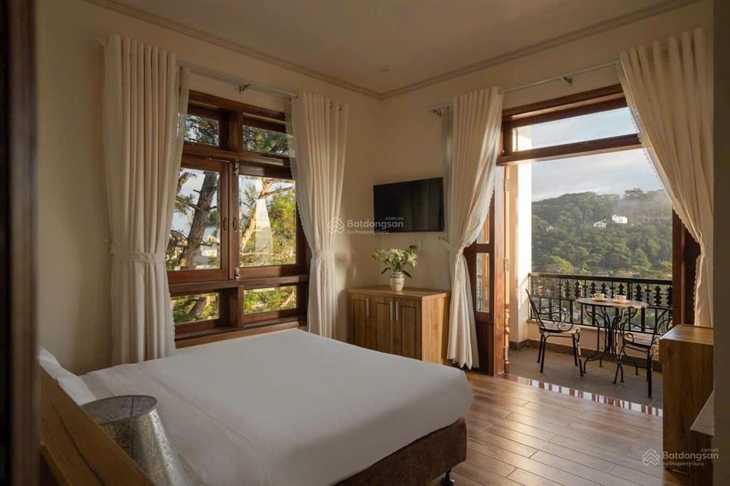 Bán căn villa góc 2 mt đặng thái thân, p. 3, đà lạt, 311.4m2, 12 phòng đang cho thuê 75tr/tháng