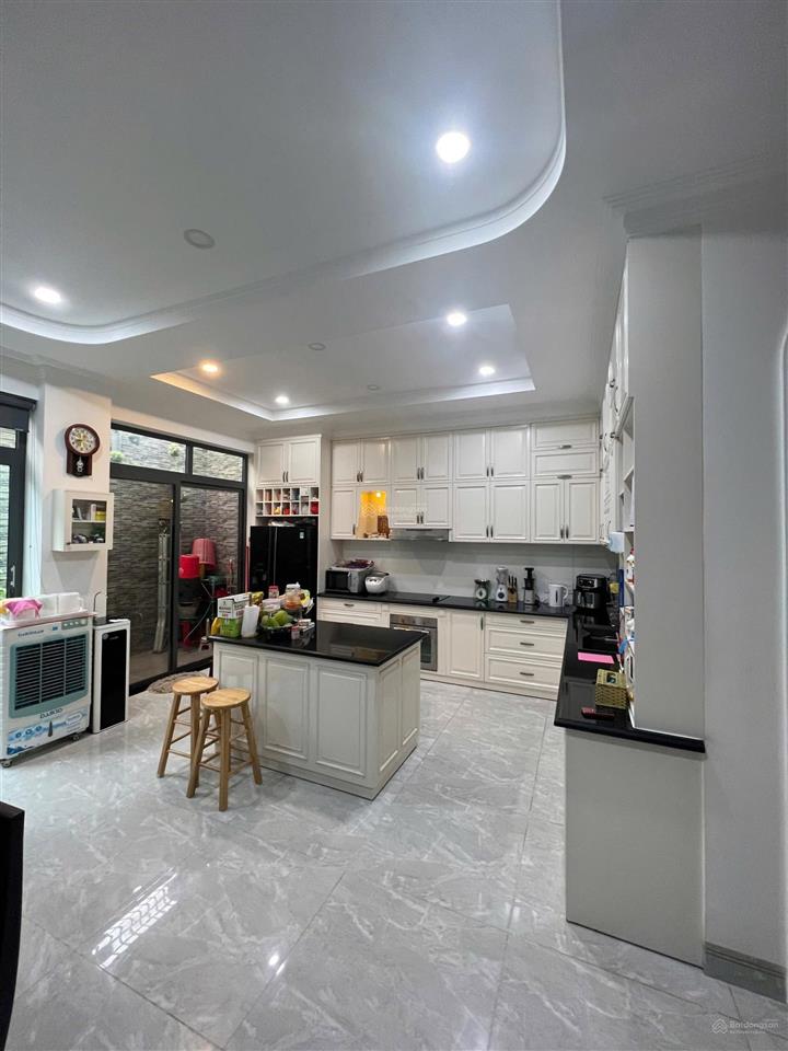Bán căn nhà villa phố d4 oceandunes 140m2 ngang7m 1 trệt 3 lầu có thang máy
