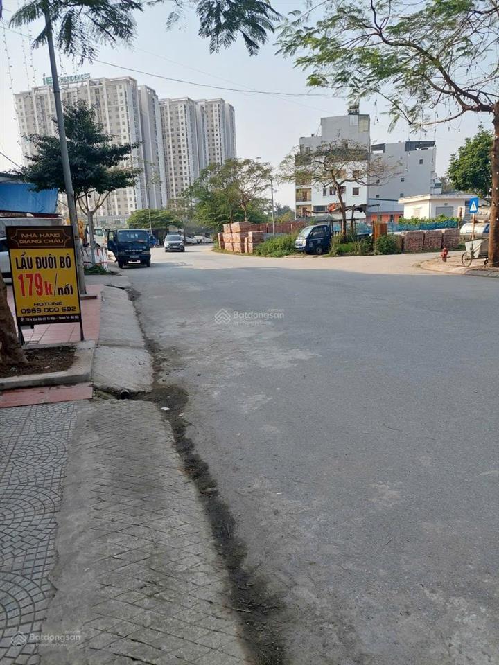 Bán đất phân lô tứ hiệp dt 60 m2. đường rộng vỉa hè 2 bên. view thoáng.  0986 239 ***