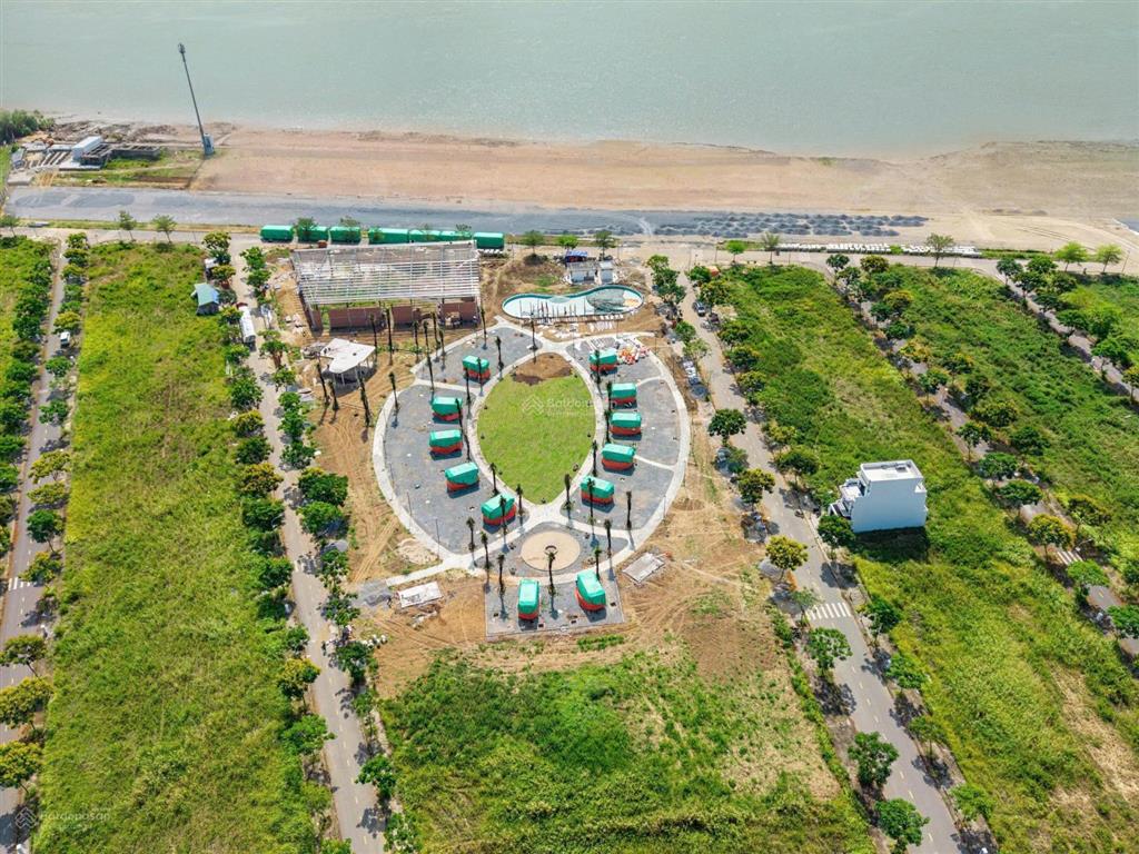 Cần bán nền 80m2, vị trí đẹp, gần trường học. hỗ trợ vay bank. hỗ trợ xem nền trực tiếp 24/7.