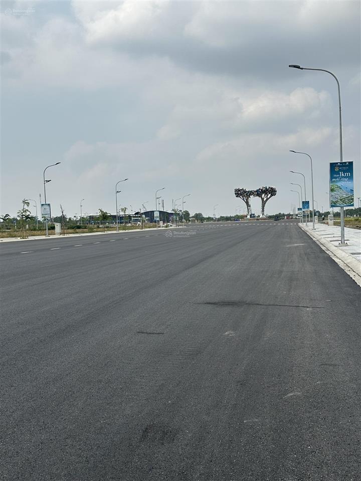 Cần bán nền đẹp 80m2. ngay quảng trường, khu thể thao đa năng. vị trí đẹp. hỗ trợ xem thực tế 24/7