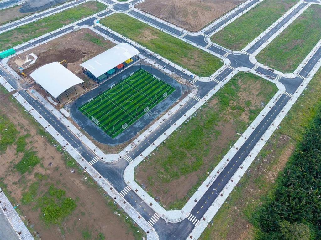 Cần bán nền đẹp 80m2. ngay quảng trường, khu thể thao đa năng. vị trí đẹp. hỗ trợ xem thực tế 24/7