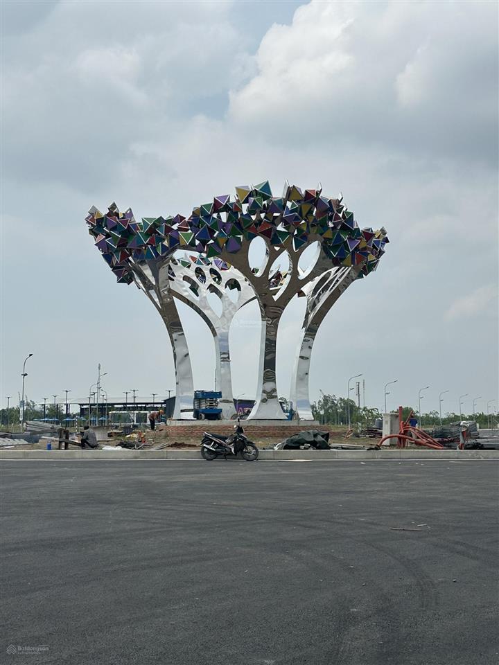 Cần bán nền đẹp 80m2. ngay quảng trường, khu thể thao đa năng. vị trí đẹp. hỗ trợ xem thực tế 24/7