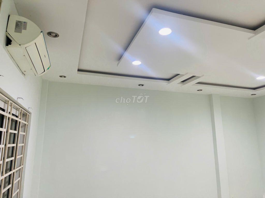 Cho thuê nhà phố gần sân bay TSN 200m2-4pn- giá 25tr/th. Ở ngay