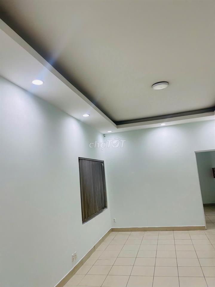 Cho thuê nhà phố gần sân bay TSN 200m2-4pn- giá 25tr/th. Ở ngay