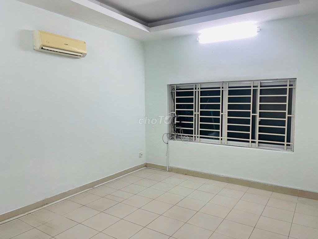 Cho thuê nhà phố gần sân bay TSN 200m2-4pn- giá 25tr/th. Ở ngay