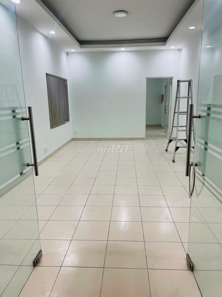 Cho thuê nhà phố gần sân bay TSN 200m2-4pn- giá 25tr/th. Ở ngay