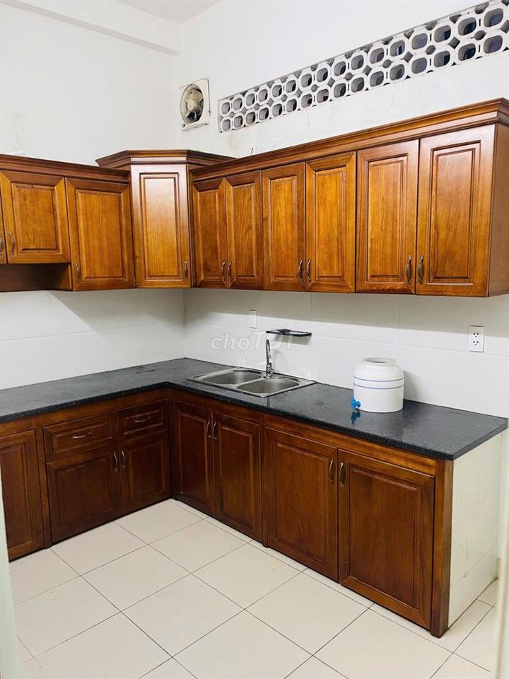 Cho thuê nhà phố gần sân bay TSN 200m2-4pn- giá 25tr/th. Ở ngay