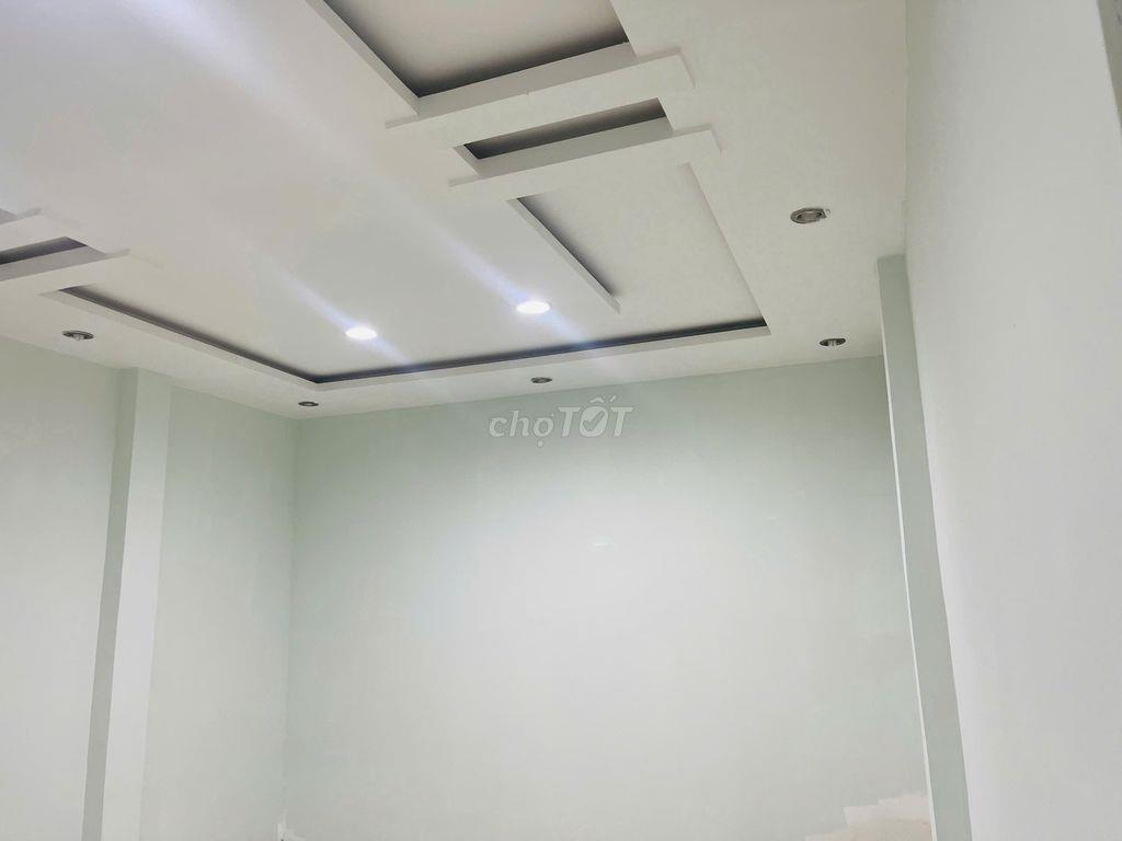 Cho thuê nhà phố gần sân bay TSN 200m2-4pn- giá 25tr/th. Ở ngay
