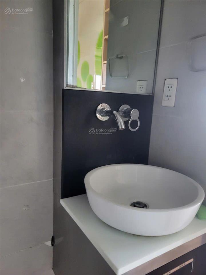Cho thuê căn góc lô a lầu 11.7 cc 155 nguyễn chí thanh 12 triệu/tháng