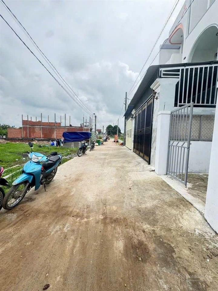 Đất trung tâm đức hòa 5x35m thổ cư sổ hồng công chứng liền