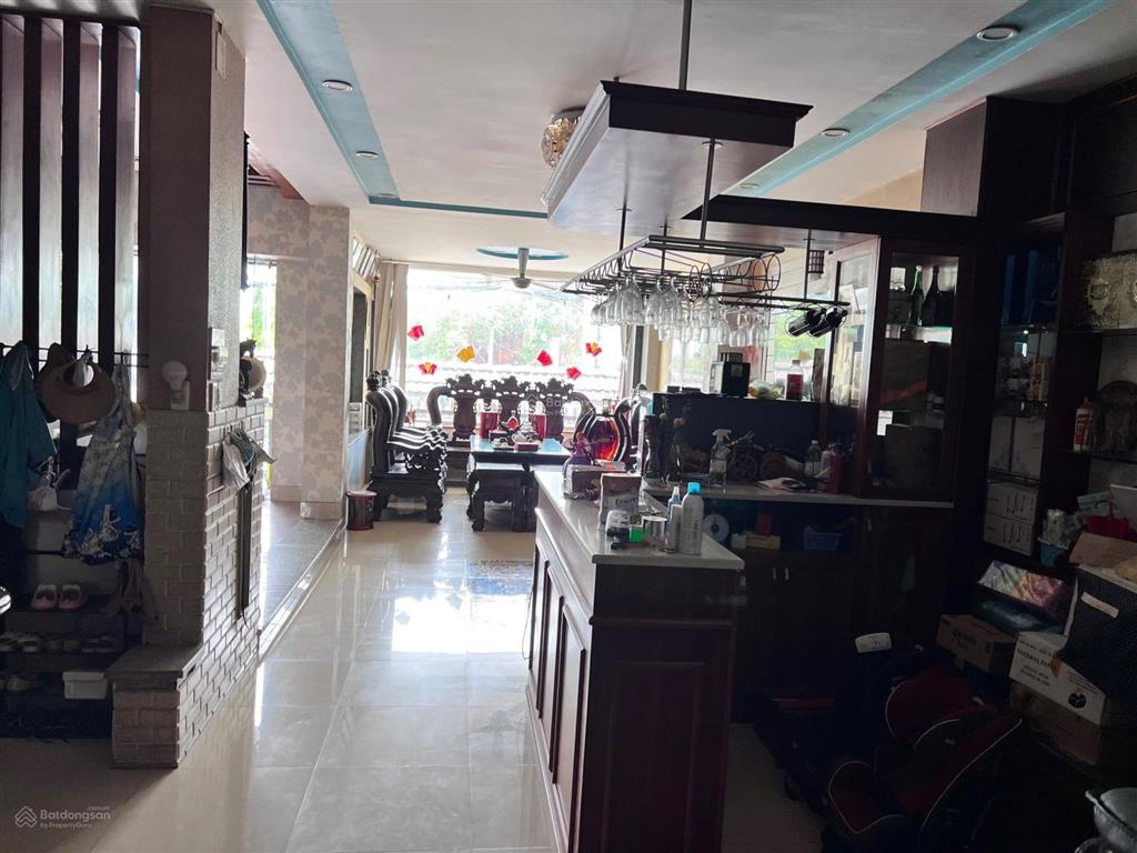 Mặt tiền đường số 10, khu dân cư phong phú 5. dt 7x19,5m gồm 1 hầm và 3 lầu, sổ hồng hoàn công