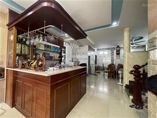 Mặt tiền đường số 10, khu dân cư phong phú 5. dt 7x19,5m gồm 1 hầm và 3 lầu, sổ hồng hoàn công