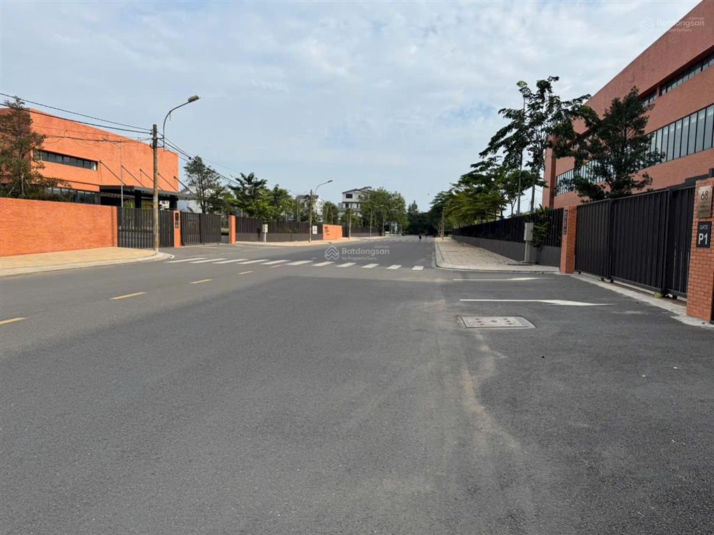 Bán căn nhà mt đường số 22, ngay trường quốc tế uts. diện tích 7x19,5m, 2 tầng. giá 13,2tỷ