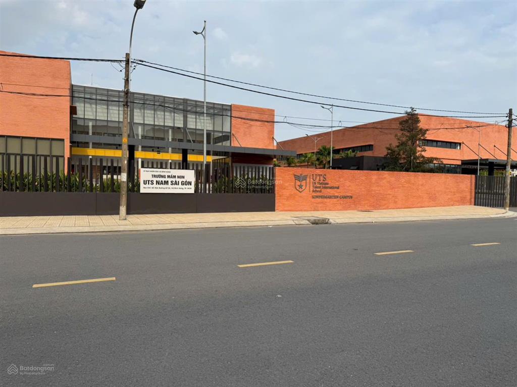 Bán căn nhà mt đường số 22, ngay trường quốc tế uts. diện tích 7x19,5m, 2 tầng. giá 13,2tỷ